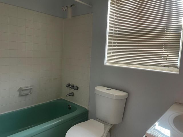 1150 W Blue Heron Blvd 4, Riviera Beach, FL 33404