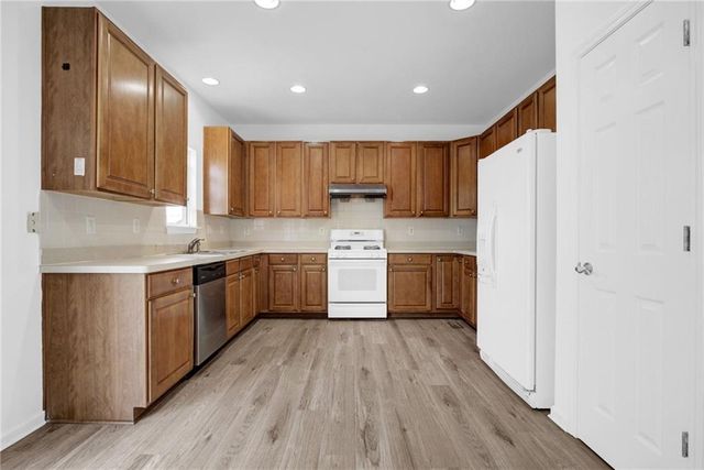 1471 Leisure Lake Lane, Lawrenceville, GA 30044