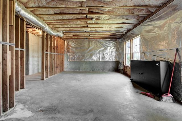 1471 Leisure Lake Lane, Lawrenceville, GA 30044