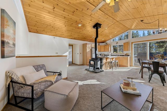 13271 Moraine Road, Truckee, CA 96161