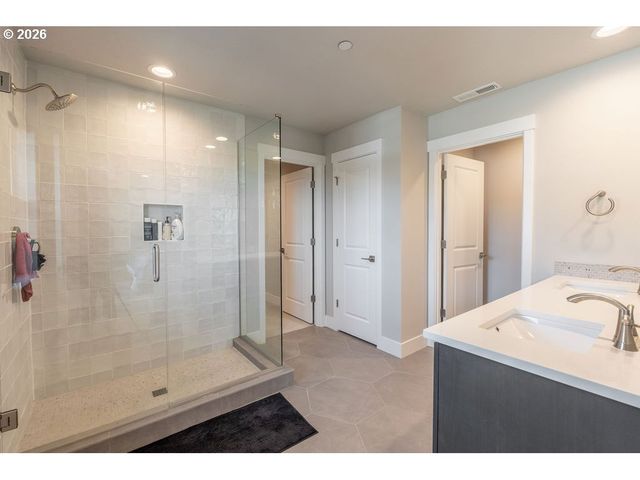 9149 N HARGRAVE St, Camas, WA 98607