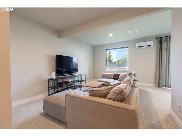 9149 N HARGRAVE St, Camas, WA 98607