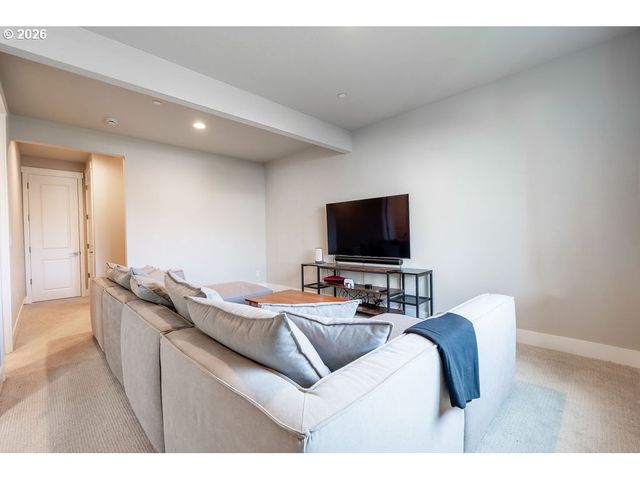 9149 N HARGRAVE St, Camas, WA 98607