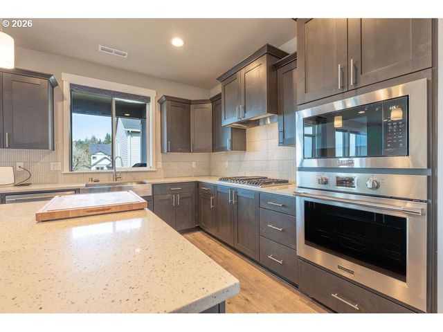 9149 N HARGRAVE St, Camas, WA 98607