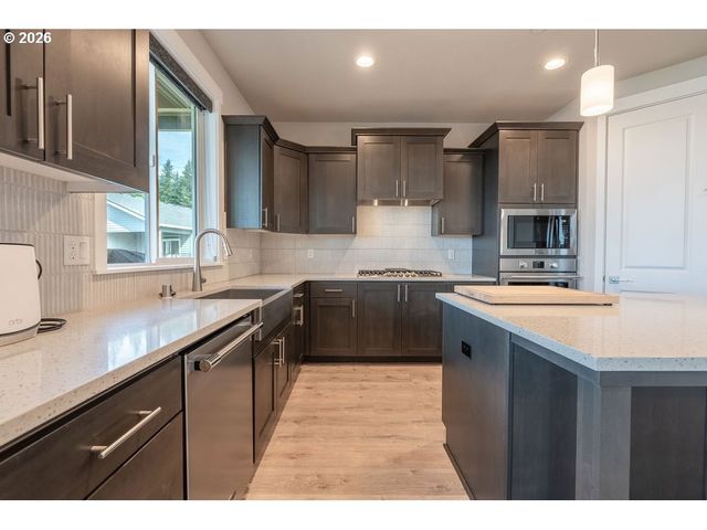 9149 N HARGRAVE St, Camas, WA 98607