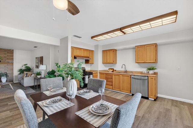 7323 CARRIAGE Dr, Citrus Heights, CA 95621