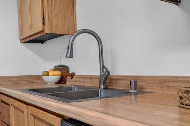 7323 CARRIAGE Dr, Citrus Heights, CA 95621