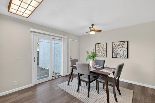 7323 CARRIAGE Dr, Citrus Heights, CA 95621