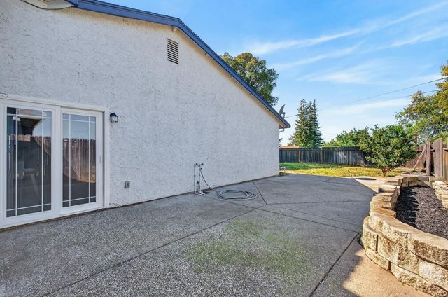 7323 CARRIAGE Dr, Citrus Heights, CA 95621