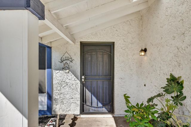 7323 CARRIAGE Dr, Citrus Heights, CA 95621