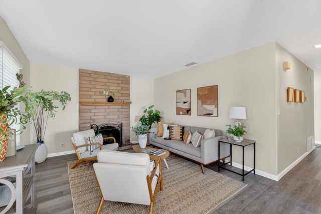 7323 CARRIAGE Dr, Citrus Heights, CA 95621