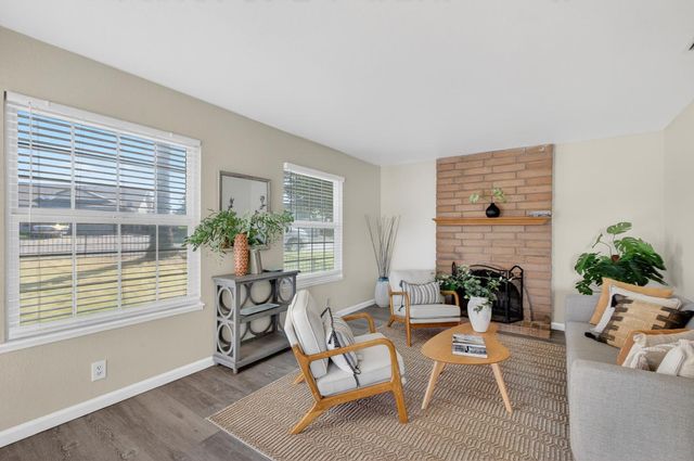 7323 CARRIAGE Dr, Citrus Heights, CA 95621