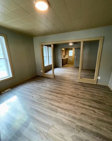 960 Mann Avenue, Flint, MI 48503