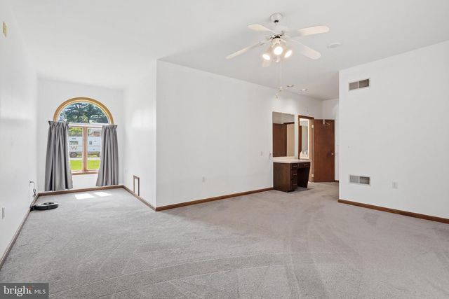 10819 WILCOX DR, Williamsport, MD 21795