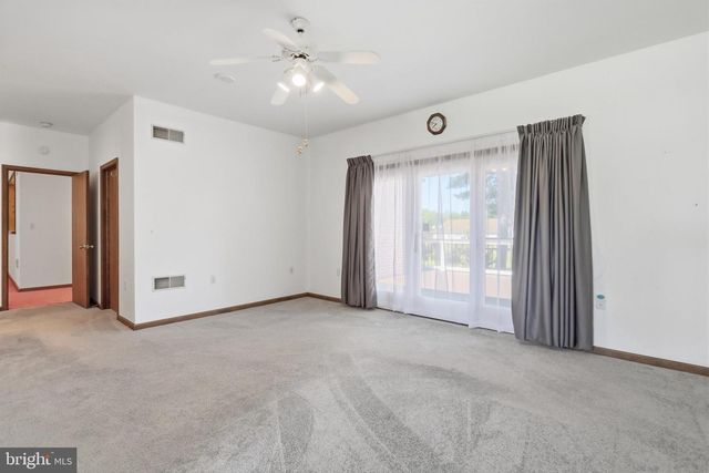 10819 WILCOX DR, Williamsport, MD 21795