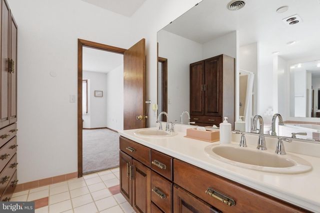 10819 WILCOX DR, Williamsport, MD 21795