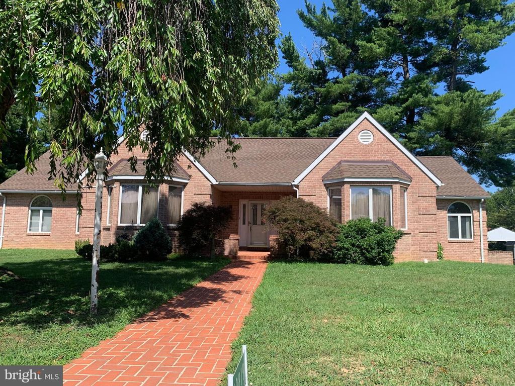 10819 WILCOX DR, Williamsport, MD 21795