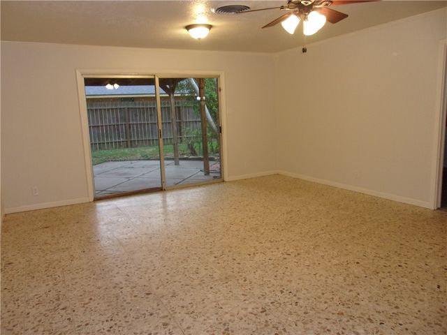 438 Poenisch Dr, Corpus Christi, TX 78412