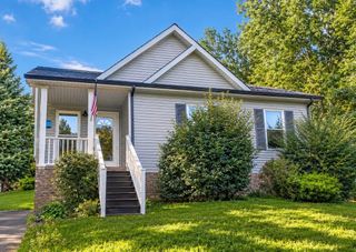 243 Jeffery Dr, Clarksville, TN 37043