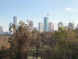 1860 White Oak Drive 205, Houston, TX 77009