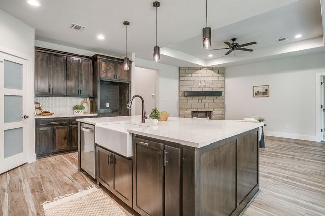 3221 NW 25th Street, Fort Worth, TX 76106