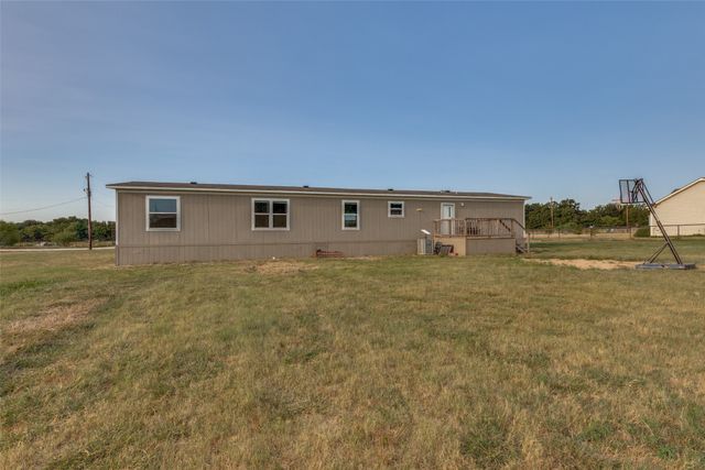 268 Deer Valley Lane, Poolville, TX 76487