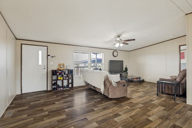 268 Deer Valley Lane, Poolville, TX 76487