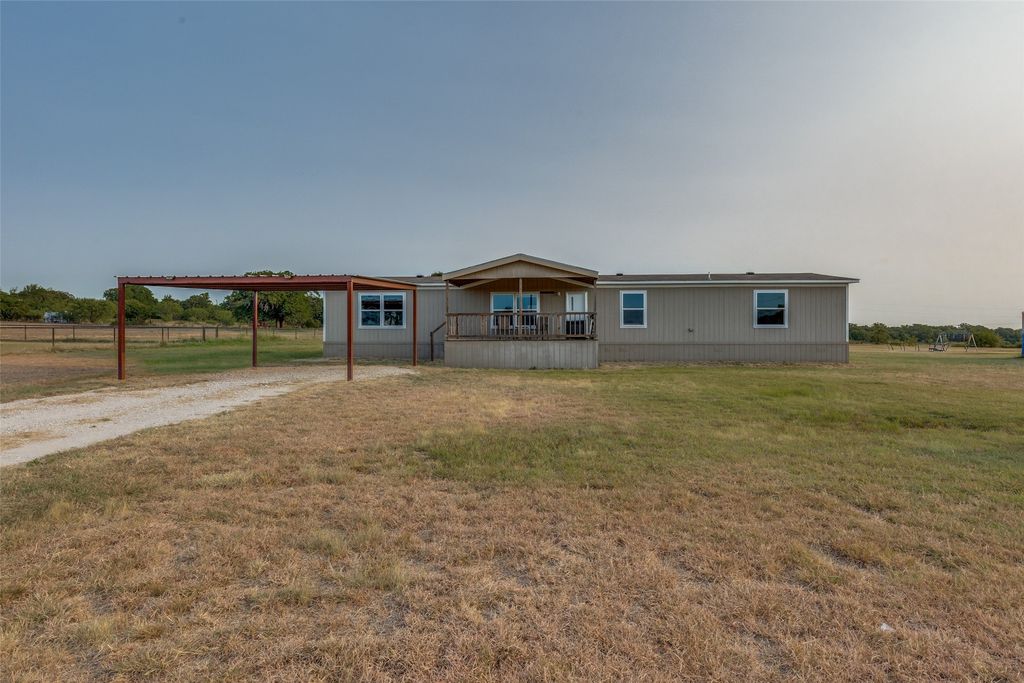 268 Deer Valley Lane, Poolville, TX 76487