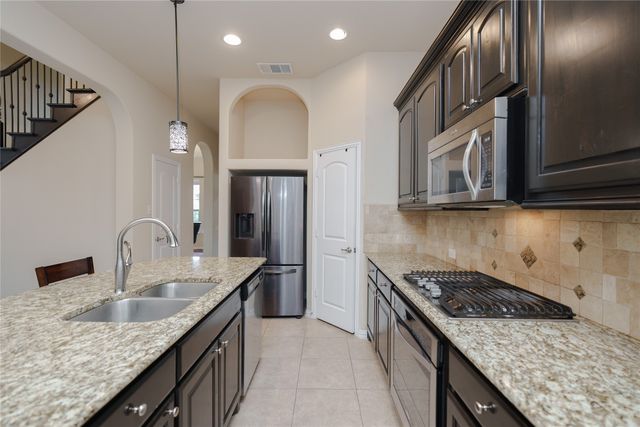 6928 Sarria, Grand Prairie, TX 75054