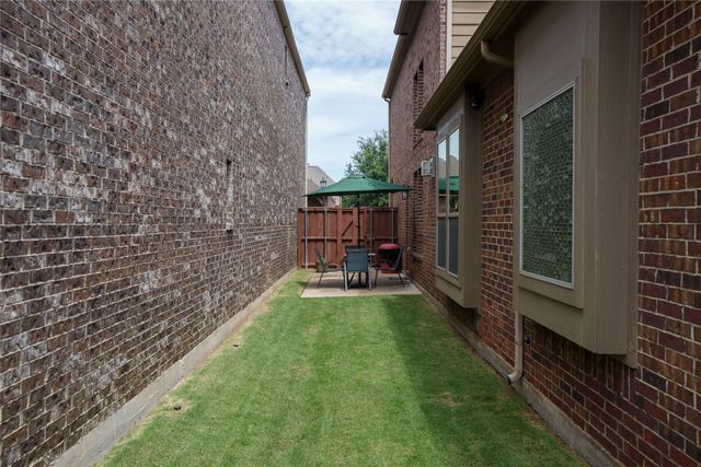 6928 Sarria, Grand Prairie, TX 75054