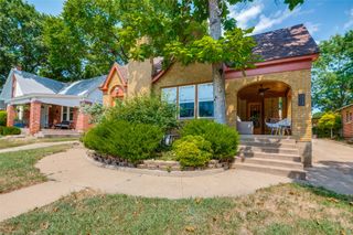 214 S Briscoe Boulevard, Dallas, TX 75211