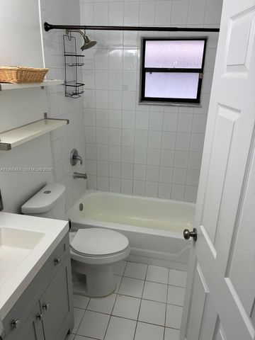 8273 NW 188th Ter, Hialeah, FL 33015