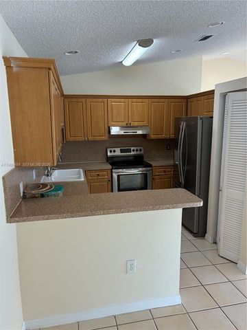 8273 NW 188th Ter, Hialeah, FL 33015