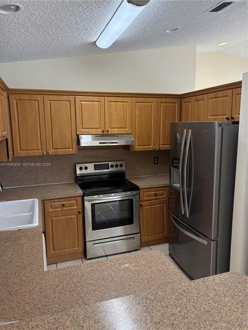 8273 NW 188th Ter, Hialeah, FL 33015