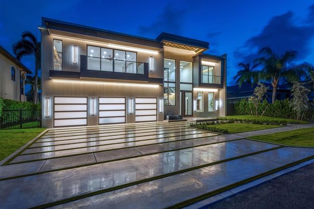 2441 NE 48th Court, Lighthouse Point, FL 33064