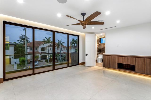 2441 NE 48th Court, Lighthouse Point, FL 33064