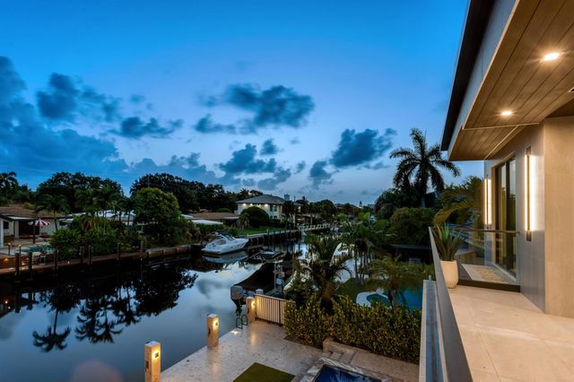 2441 NE 48th Court, Lighthouse Point, FL 33064