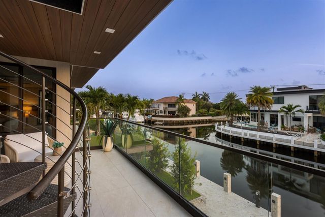 2441 NE 48th Court, Lighthouse Point, FL 33064
