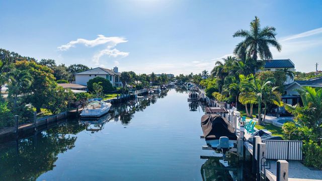 2441 NE 48th Court, Lighthouse Point, FL 33064