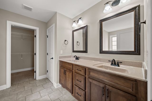 2253 Ellington Gait Dr, Clarksville, TN 37043