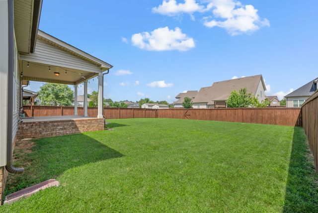 2253 Ellington Gait Dr, Clarksville, TN 37043