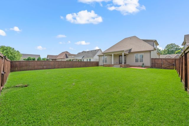 2253 Ellington Gait Dr, Clarksville, TN 37043