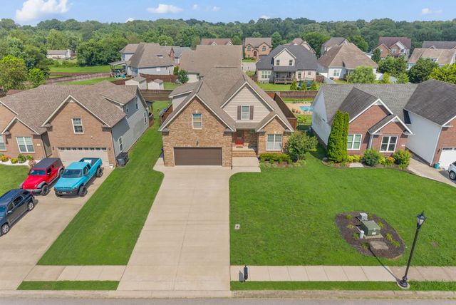 2253 Ellington Gait Dr, Clarksville, TN 37043