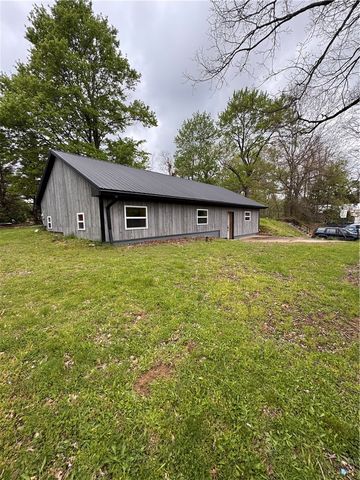11 Old Saxonburg Blvd, West Deer, PA 15084