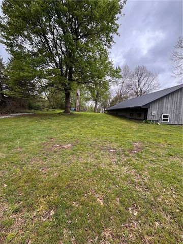 11 Old Saxonburg Blvd, West Deer, PA 15084