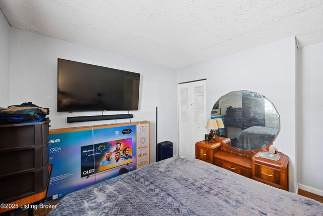 335 Dale Rd, Louisville, KY 40229