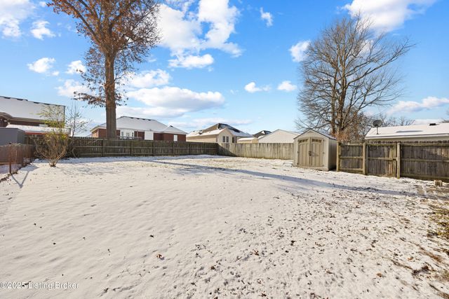 335 Dale Rd, Louisville, KY 40229