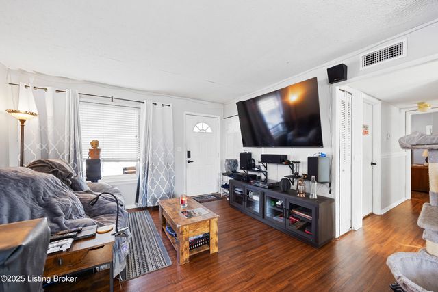 335 Dale Rd, Louisville, KY 40229