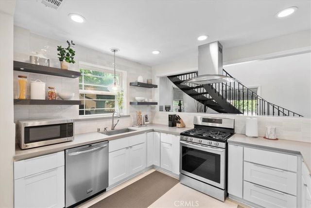 2116 S Cloverdale, Los Angeles, CA 90016