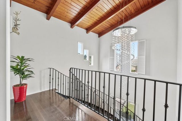 2116 S Cloverdale, Los Angeles, CA 90016
